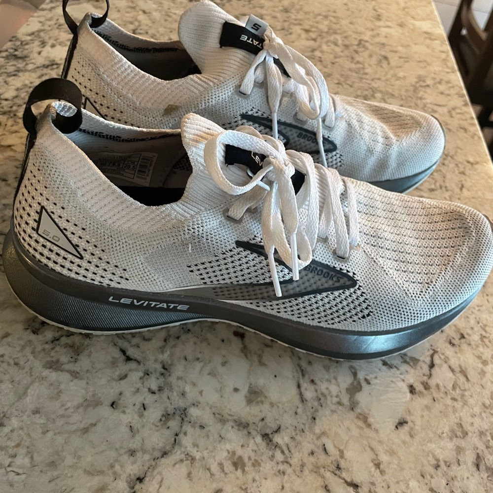 Brooks levitate 5 shoes